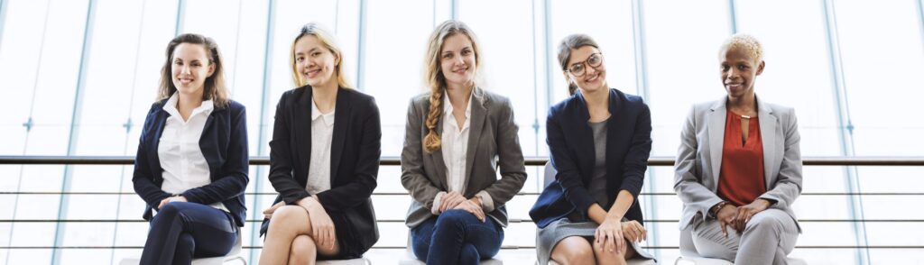 Guarda-roupa de trabalho: o que vestir na reunião?
