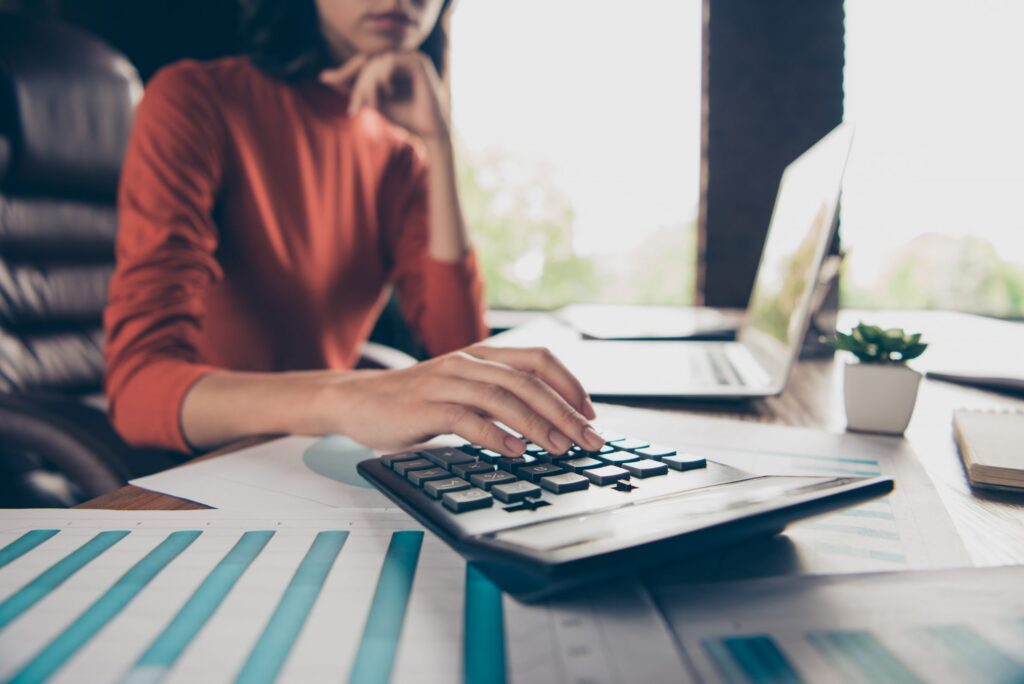 Aprenda como a empresa decide o valor de um salário