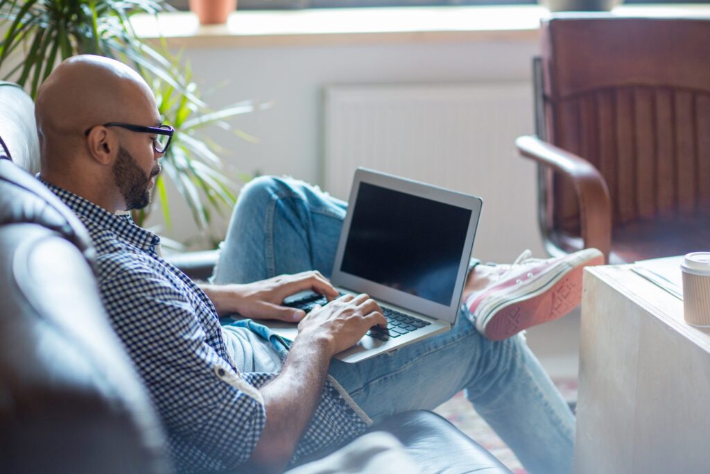 Como buscar recolocação profissional na pandemia