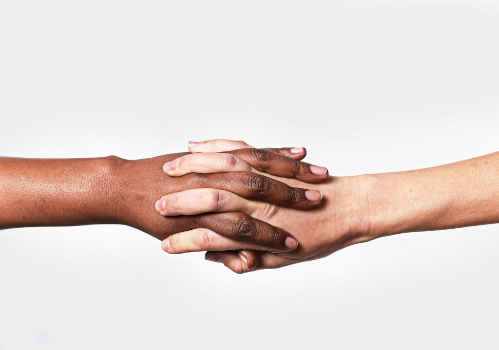 Práticas antirracistas que podemos usar no ambiente de trabalho