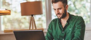 Roteiro de entrevista: o que é e como personalizar o seu