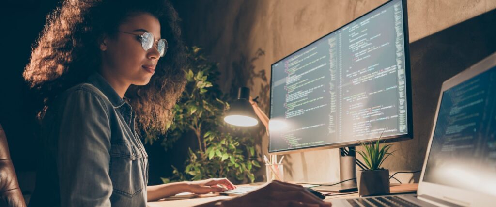 Como trabalhar com tecnologia? Saiba entrar neste mercado tão aquecido