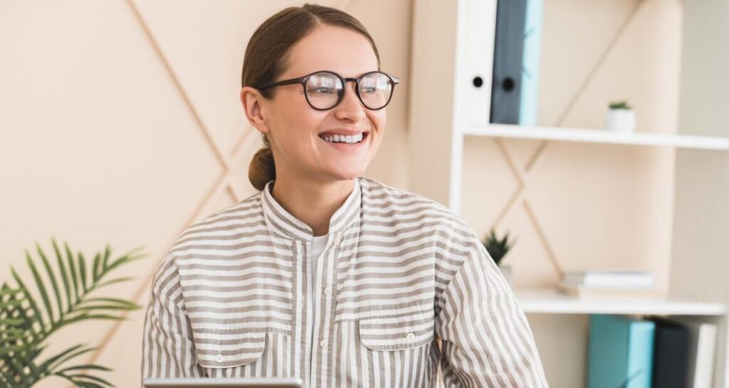 O que faz um assistente de recursos humanos?