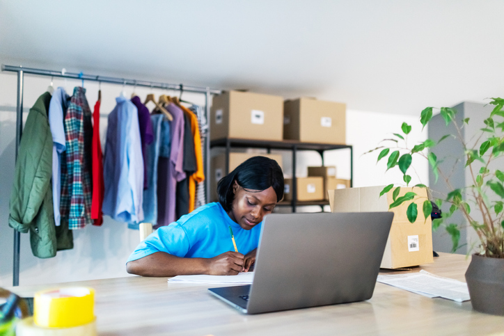 Como colocar trabalho temporário no currículo para se destacar