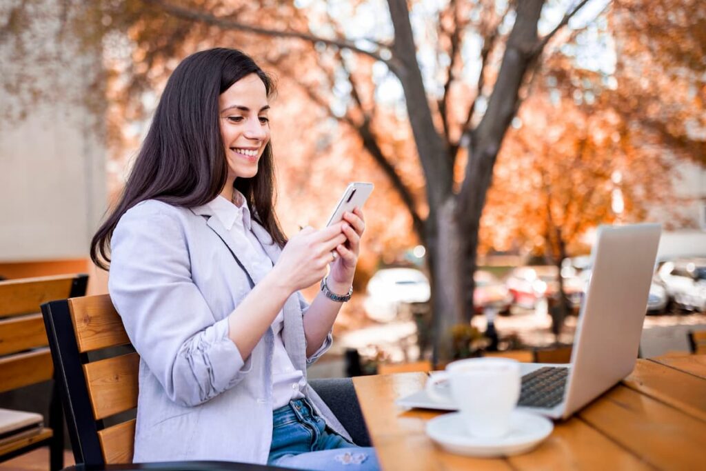 Como fazer currículo pelo celular? Aprenda a forma correta e simplificada!
