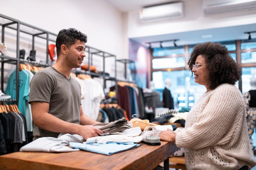 Como conseguir trabalho no shopping no Natal: 5 dicas práticas para conquistar uma vaga temporária