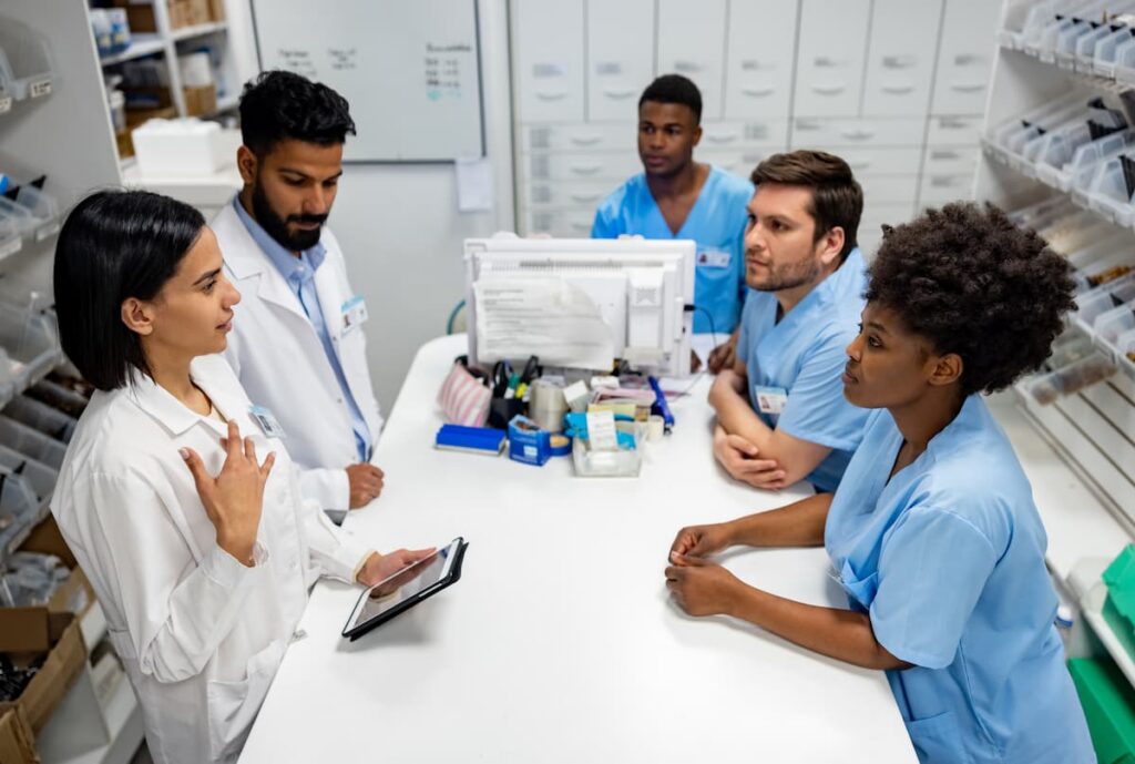 Gestão de pessoas para farmácias: melhores práticas para aumentar a performance da equipe