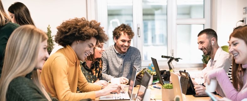 Millennials adotam mais a IA do que a geração Z, revela pesquisa