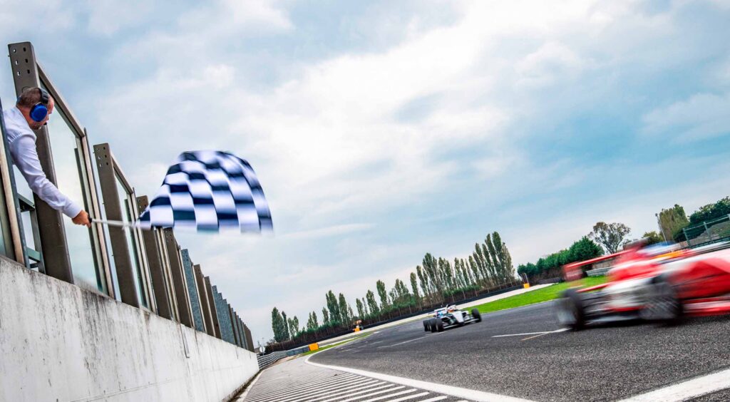 O futuro do recrutamento com Inteligência Artificial no RH chegou — muito antes dos carros voadores